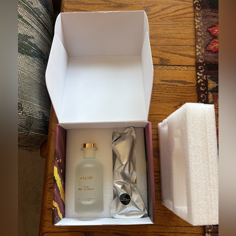 Chypre Whispers Home Diffuser - Picture 3 of 5